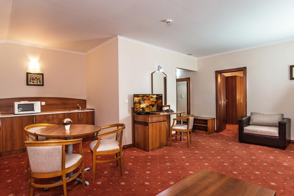 Hotel Izvor 斯塔佐扎格斯基巴尼 外观 照片