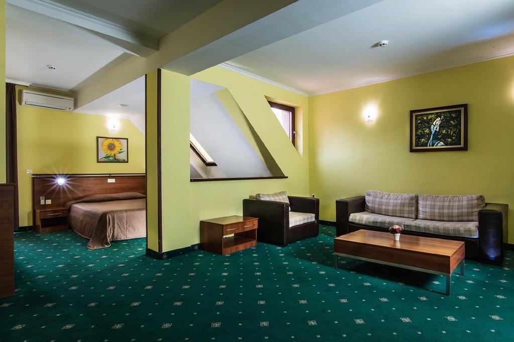 Hotel Izvor 斯塔佐扎格斯基巴尼 外观 照片