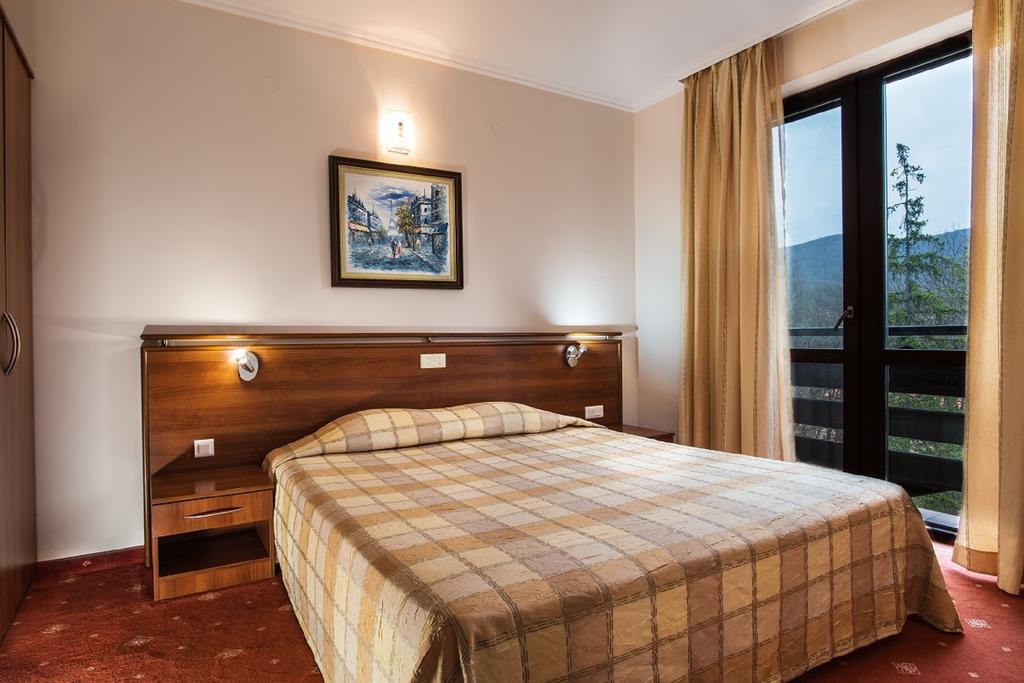 Hotel Izvor 斯塔佐扎格斯基巴尼 外观 照片